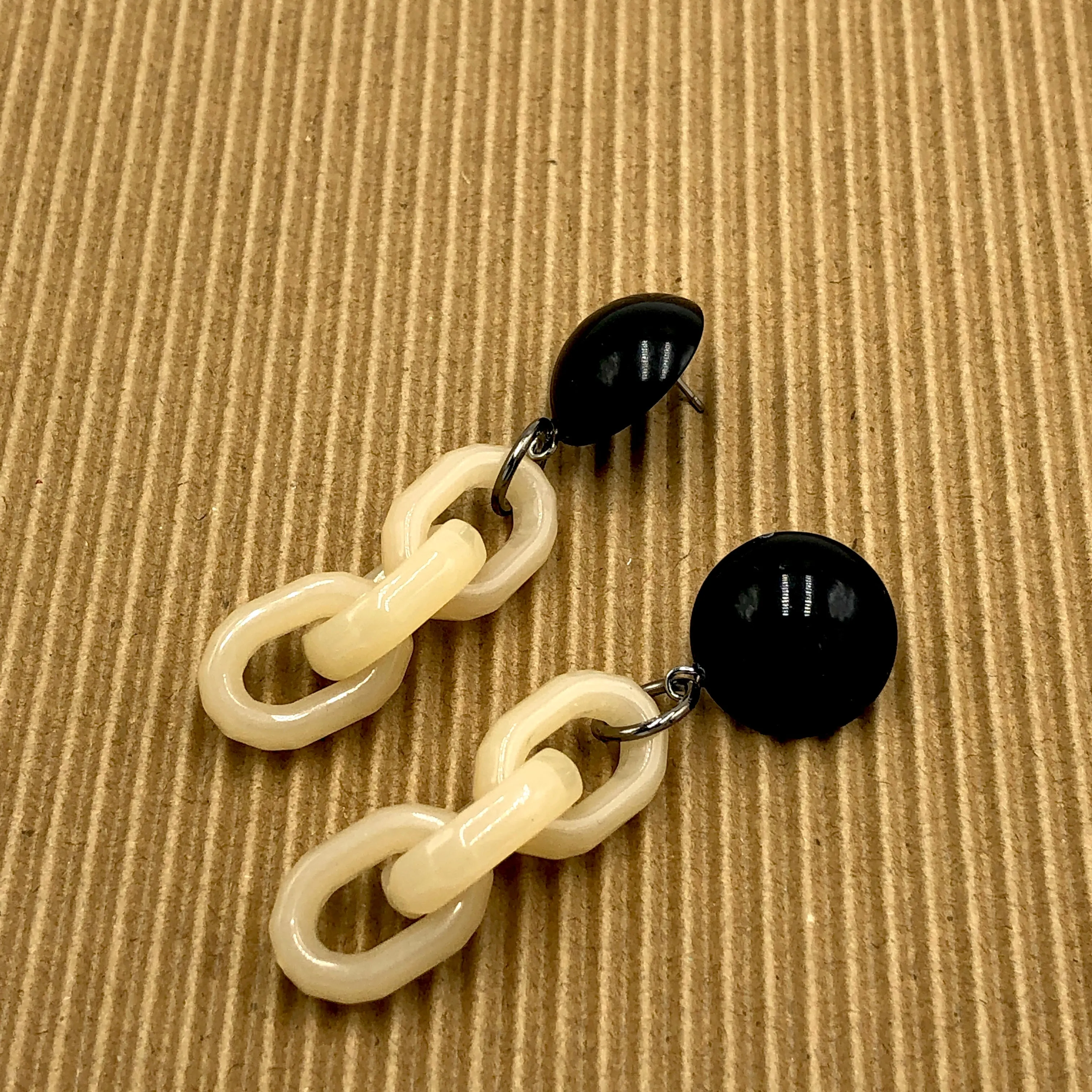 Black & Ecru Luster Chain Earrings