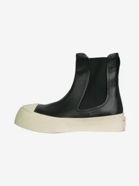 Black Pablo Chelsea boots - size EU 40