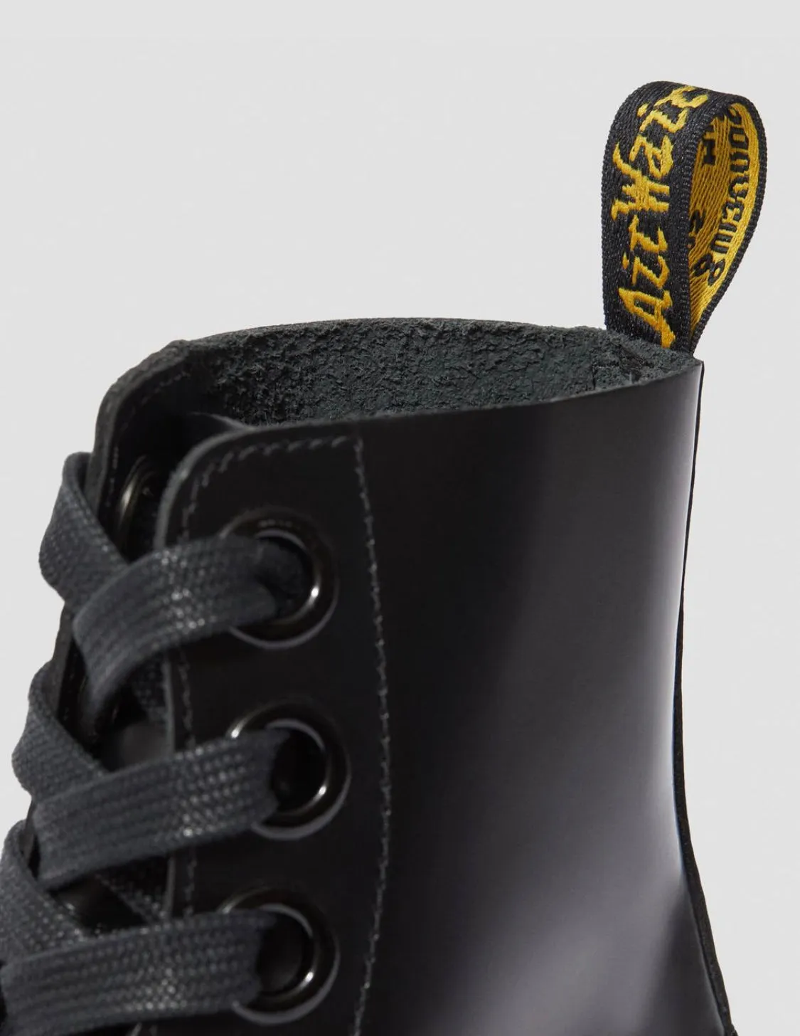 Dr.Martens Molly Plateau Black 24861001