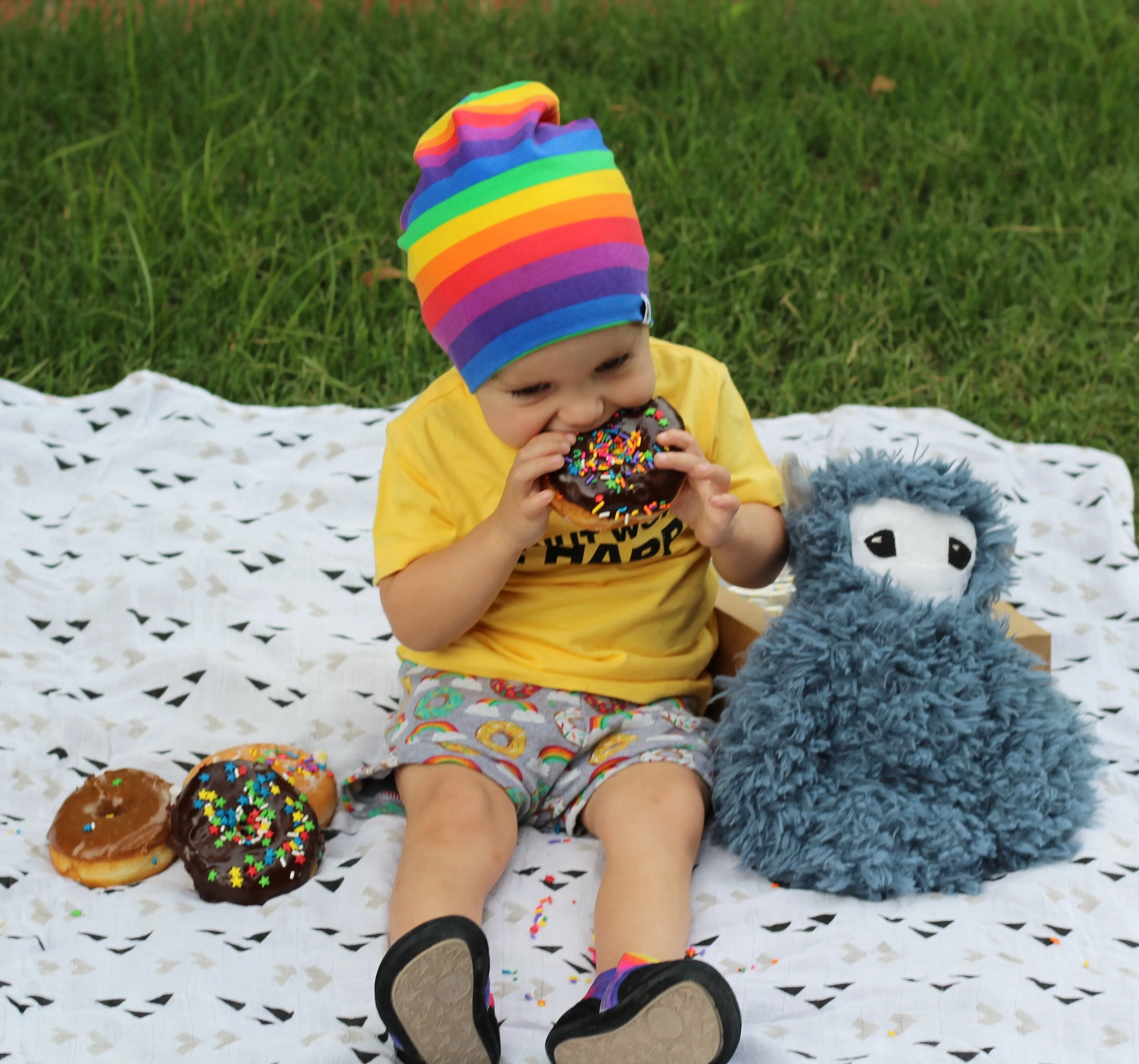 "Donut Worry Be Happy" short sleeve tee